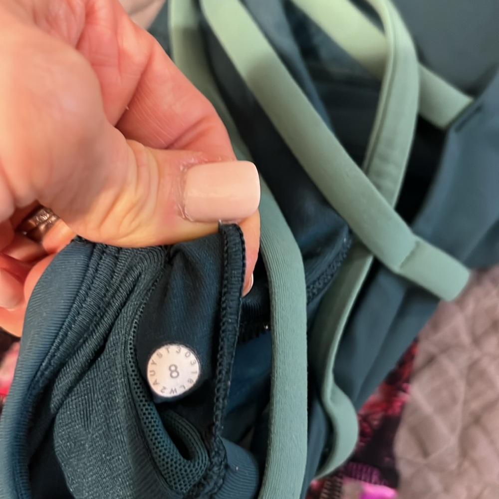 Lululemon Energy Bra longline sz 8. - Picture 3 of 3